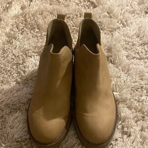 Elegant Tan Heeled Boots for Women